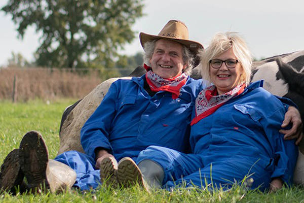 Gezellig met de koeien knuffelen