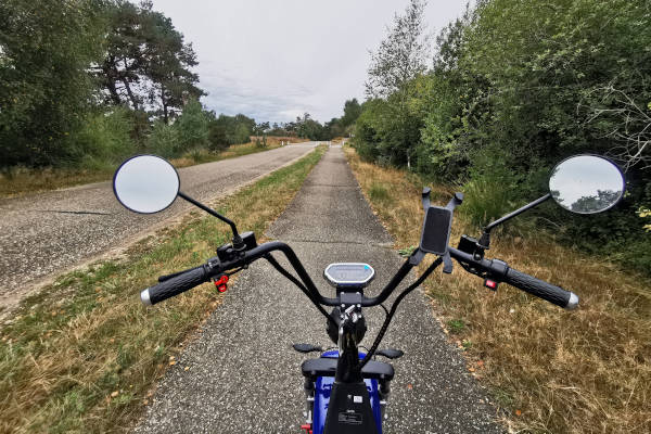 E-Chopper rijden op de Veluwe: Stuur van de E-Chopper