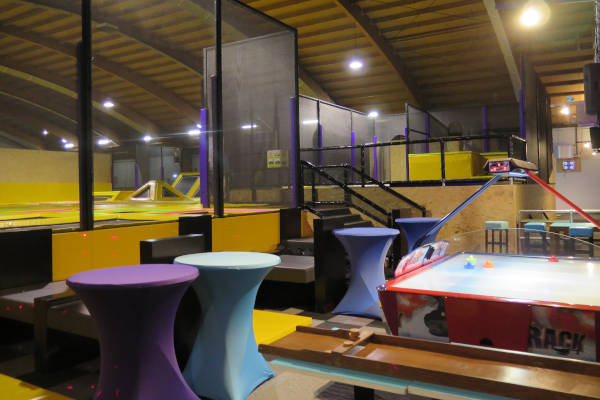 Airhockey en trampolines