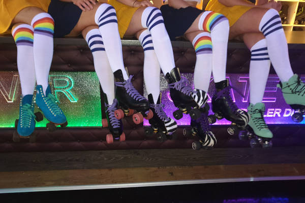 SKATE FEVER: Skates op een rij