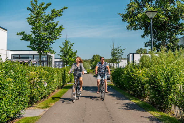 Maak een fietstocht door de mooie omgeving