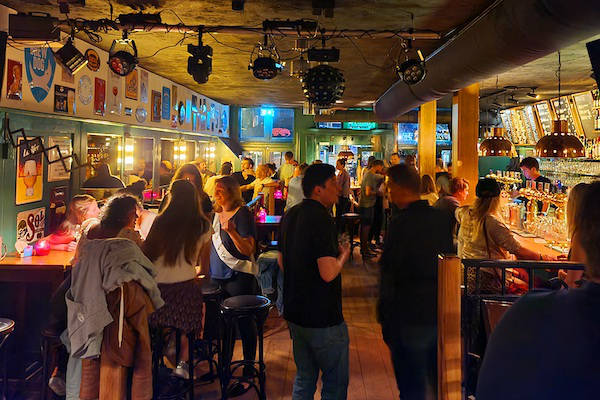 Kom een lekker biertje drinken in een van de gezelligste cafés van Leiden