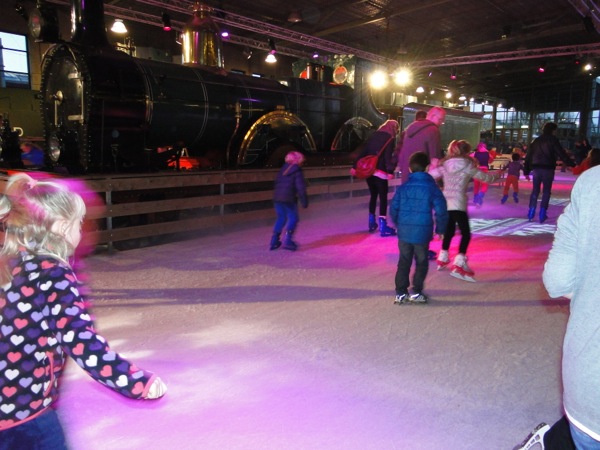 Baantjes trekken op de schaatsbaan