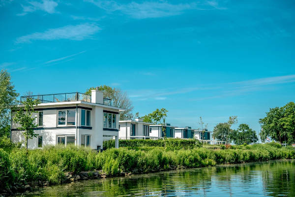 Europarcs Bad Hulckesteijn: Huisjes aan het water