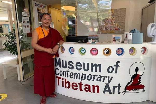 Museum voor Hedendaagse Tibetaanse Kunst: De balie
