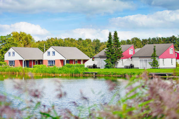 Bungalows aan het water