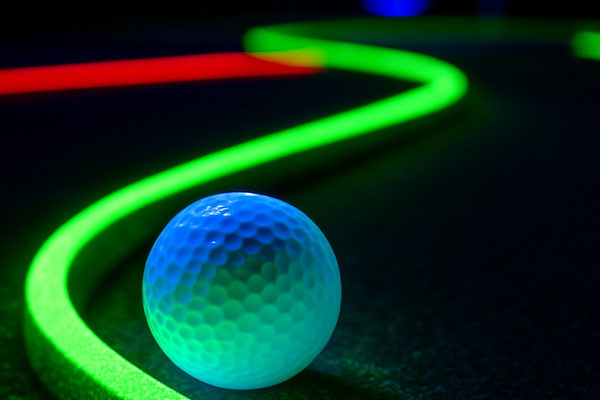 Sportiom: Glow in the dark golf
