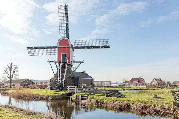 De mooie rode molen