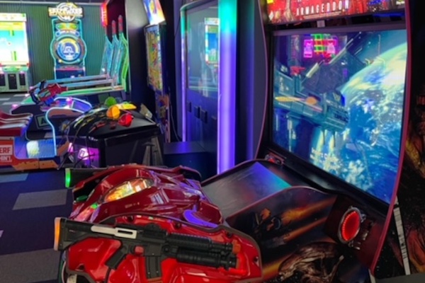 King Kong Arcade: Speel verschillende spellen op de computers