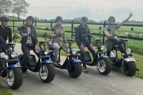 Met de groep toeren op de E-chopper