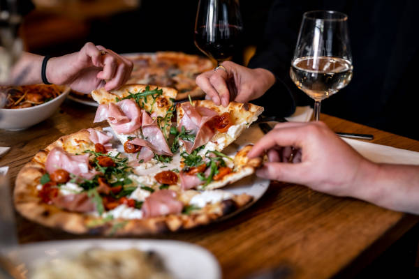 Aperitivo: Samen genieten van de pizza