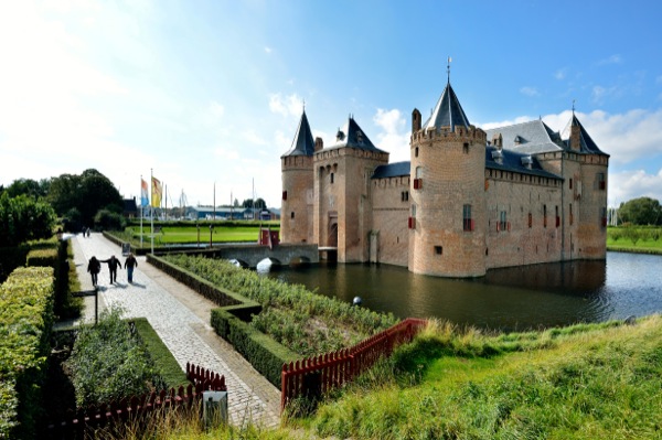 Prachtige foto van het kasteel in de zon