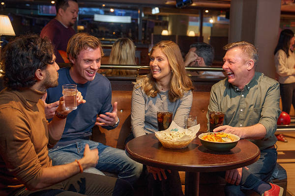 O'Learys Mall of the Netherlands: Genieten van een drankje en snacks tijdens het bowlen