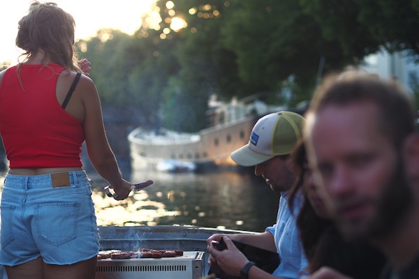 Barbecue op de boot