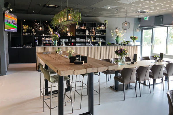 E-SIM Middelburg: De bar & lounge