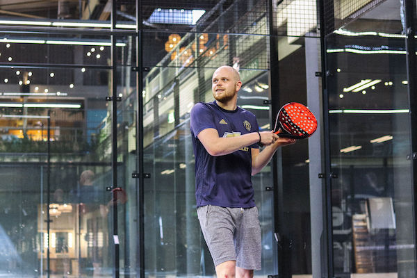 In actie bij Peakz Padel Eindhoven Beursgebouw