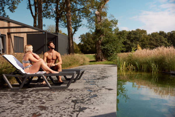 Hofparken De Bergvennen: Genieten van het zonnetje