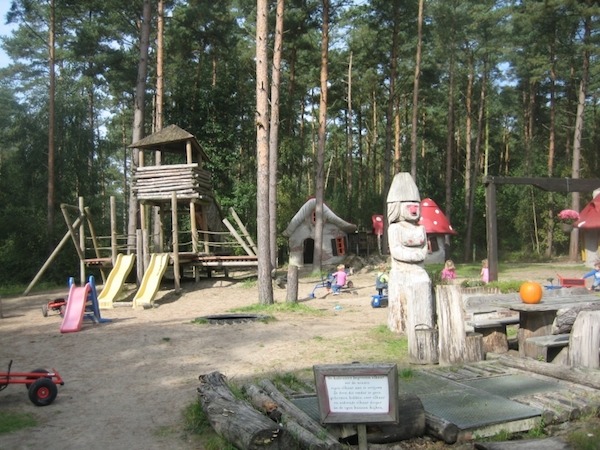 Het grote kabouterbos speeltuin