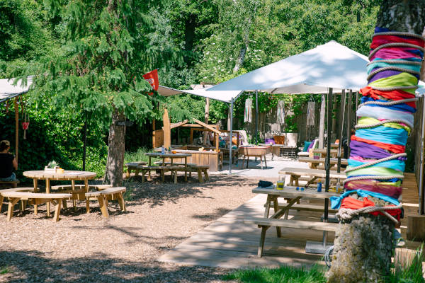 BloteVoetenPark Brunssum: Tafels om lekker wat te drinken na afloop