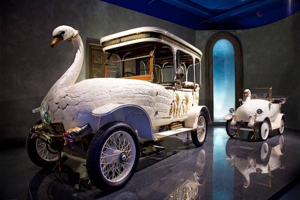 Swan car