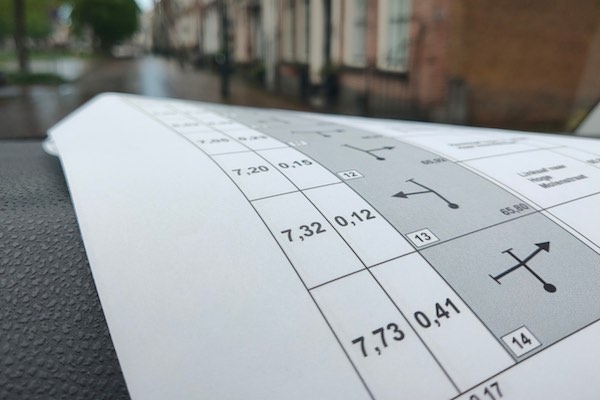 Puzzeluitje Friese Meren Route: Bolletje-pijltje navigatie