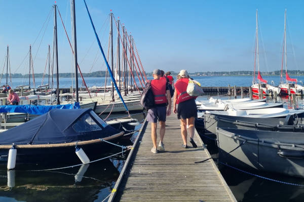 Lopen over de steiger