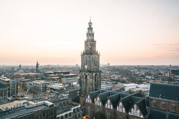 Toren midden in de stad