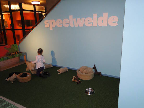 Babydieren speelweide