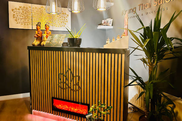 Krung Thai Salon: De balie