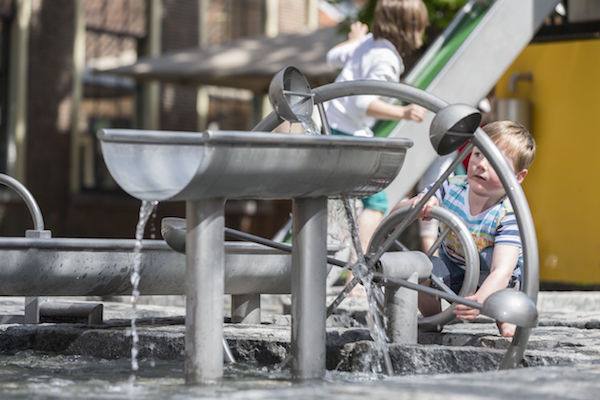 Waterpret in de Waterspeeltuin van Museum Boerhaave