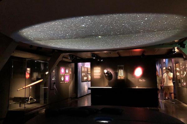 Tentoonstelling Zwarte Gaten