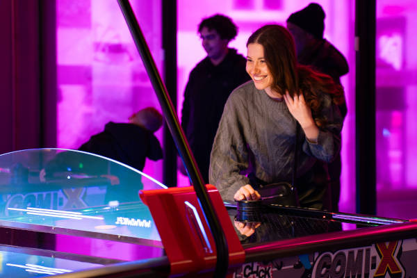 Potje airhockey spelen