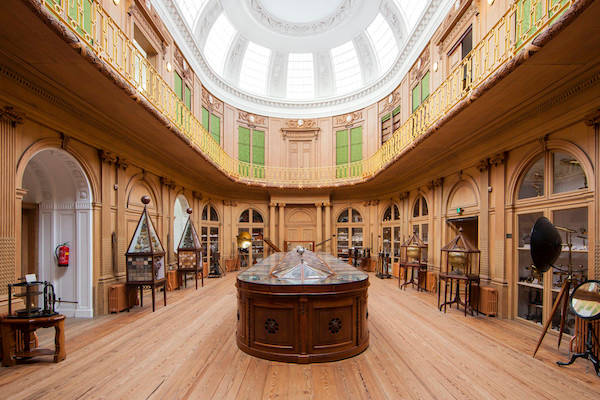 Teylers Museum: Ovalezaal van beneden