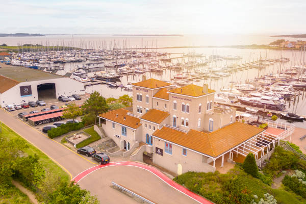 Summio Marina Port Zélande: Voorkant van het gebouw