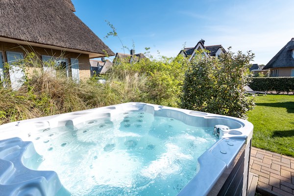 Dormio Villapark Duynzicht: Jacuzzi