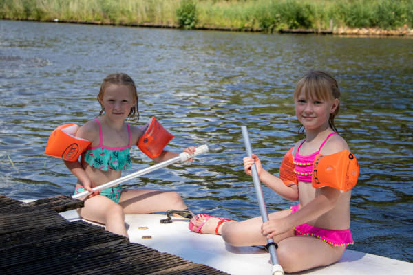 Samen op de sup in het water