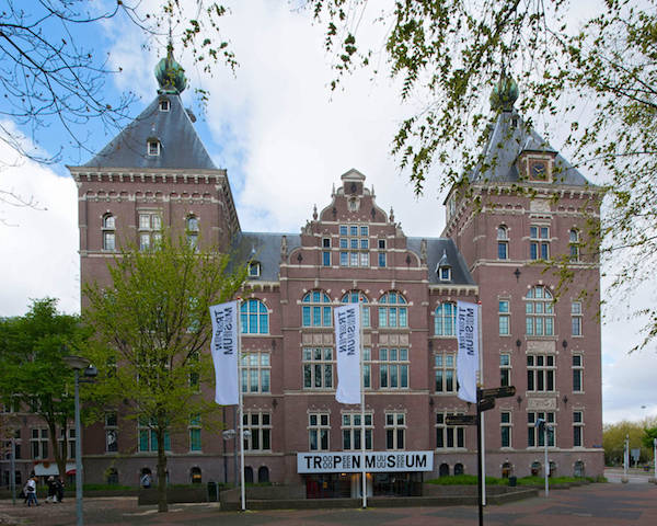 Tropenmuseum: Vooraanzicht