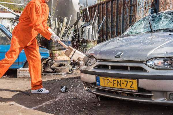 Koplamp kapot slaan
