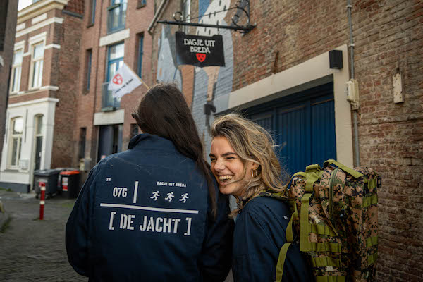Ga met elkaar op jacht op de boeven
