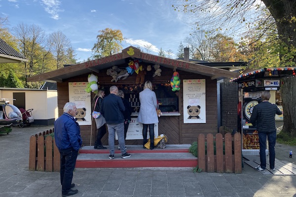 Balgooien en touwtje trekken