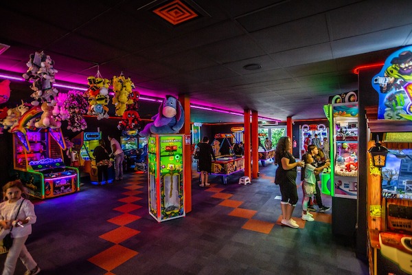 Speel de leukste spellen in de arcade hall samen met je vrienden en vriendinnen
