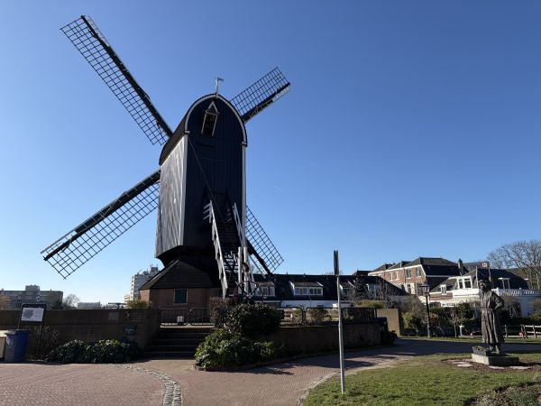 Molen en standbeeld Rembrandt - Molen de Put