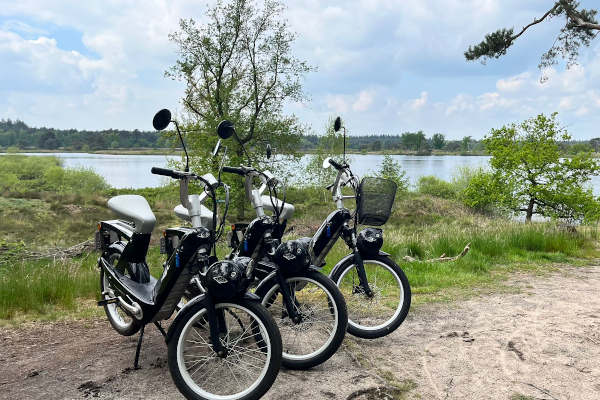 Hoeve AchtersteBrug E-Solex verhuur: Solexen op een rij