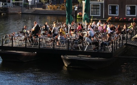 Annie's Leiden: Het terras op het water