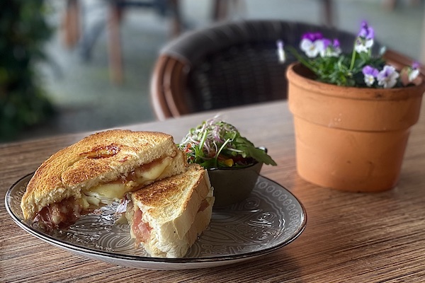 Eethuis De Diepen: Tosti