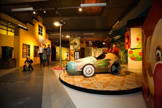 Sasamstraat in het Limburgsmuseum, Tommies auto!