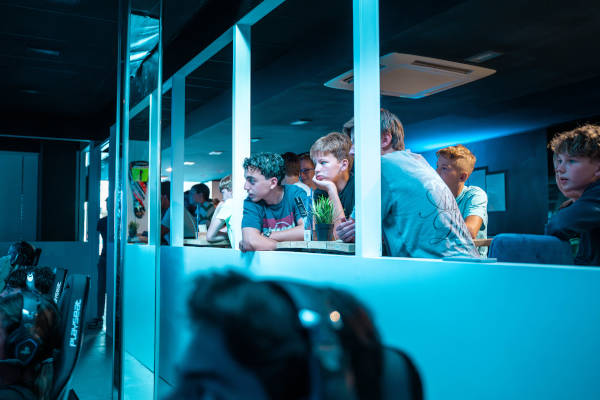 De Pitbox: Toekijken