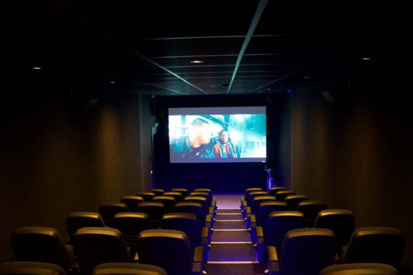 Cinemix Privé Bioscoop: Het scherm