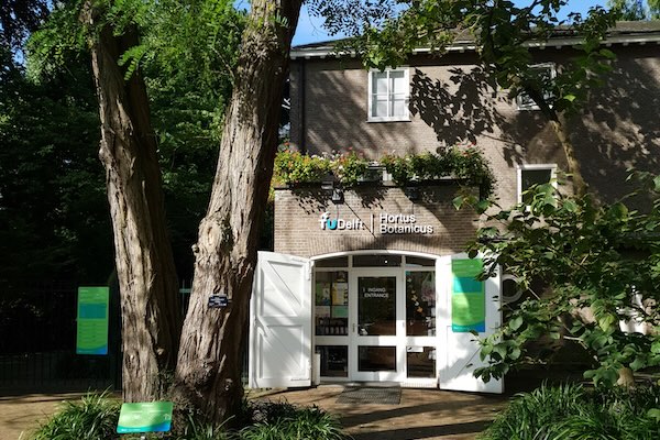 TU Delft Hortus Botanicus: Vooraanzicht