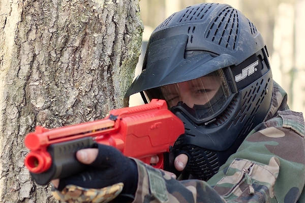 Paintball Spaarnwoude: Mikken op iemand